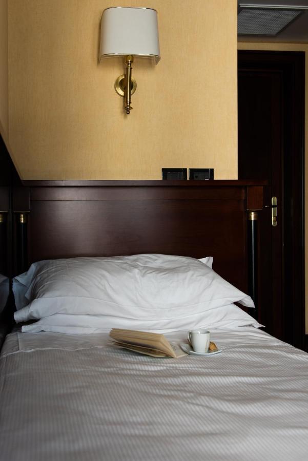 Hotel Petite Fleur Рокарасо Екстериор снимка