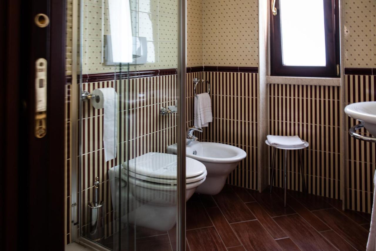 Hotel Petite Fleur Рокарасо Екстериор снимка