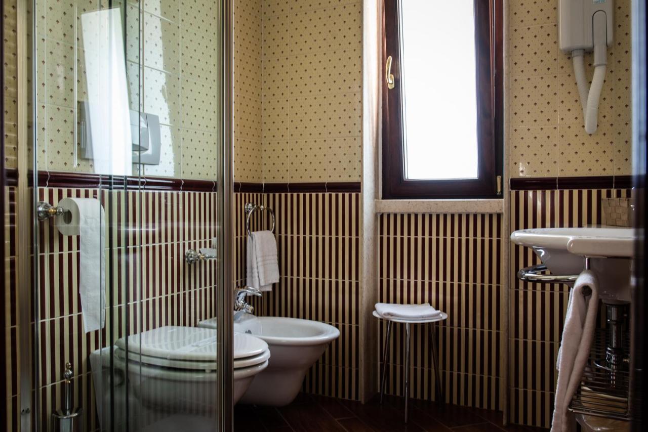 Hotel Petite Fleur Рокарасо Екстериор снимка