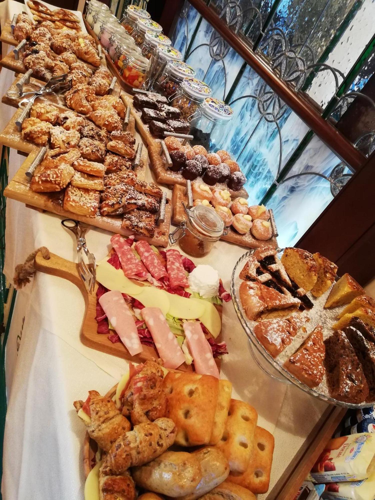 Hotel Petite Fleur Рокарасо Екстериор снимка